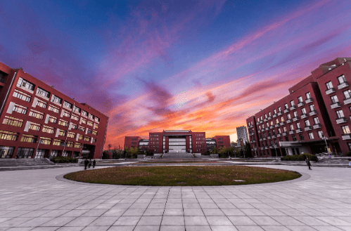大连理工大学(大连理工大学官网)