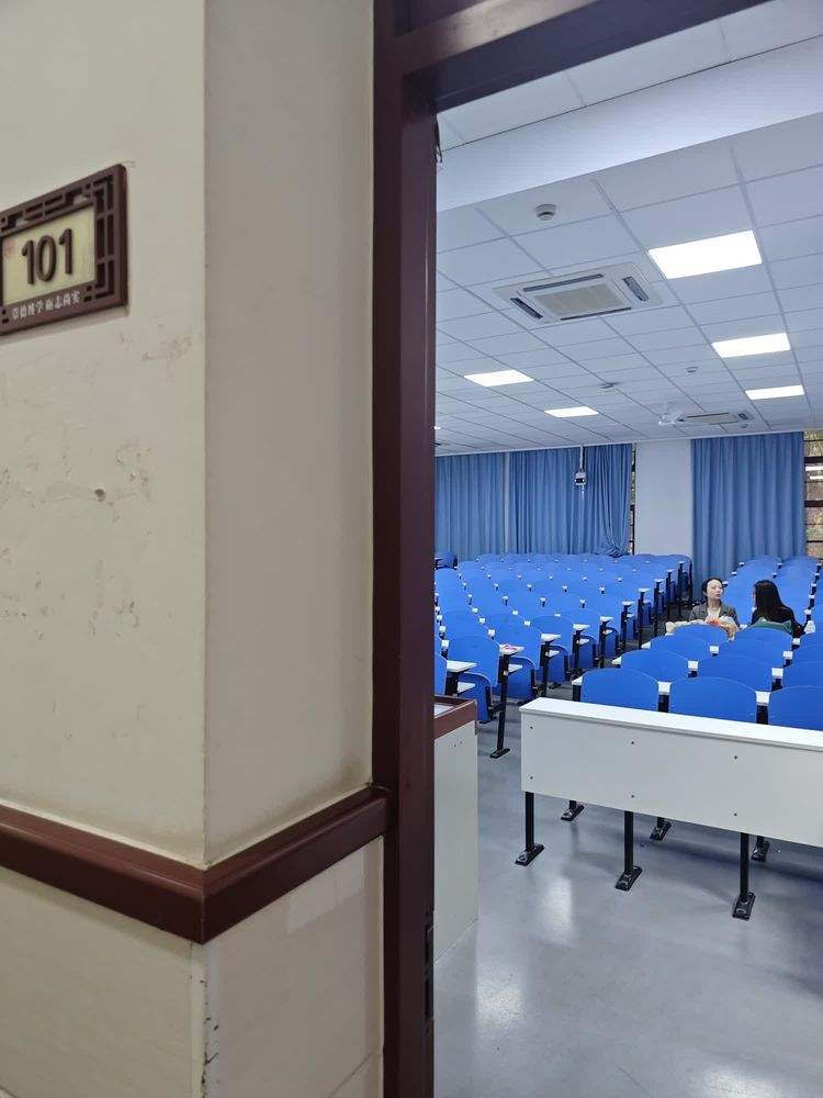 东华大学教务处